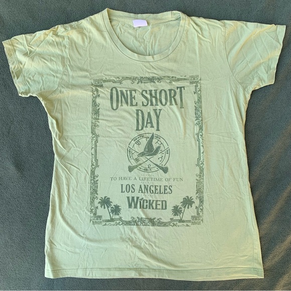 Green Los Angeles Wicked show shirt - Picture 1 of 5